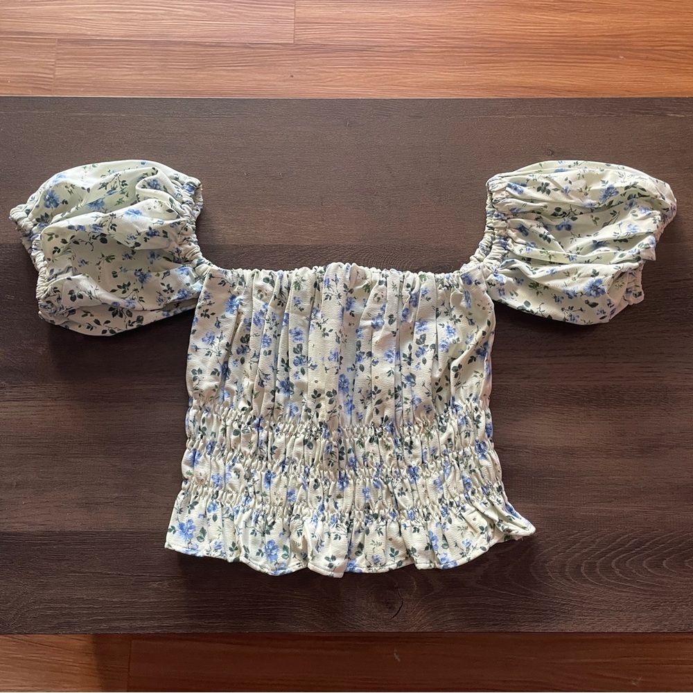 Abercrombie & Fitch Green Off the Shoulder, Smocked Top (Size XS)